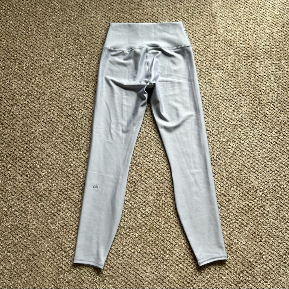 ALO Yoga 7/8 High-Waist Airlift Leggings Winter Frost Size Small - Picture 2 of 6